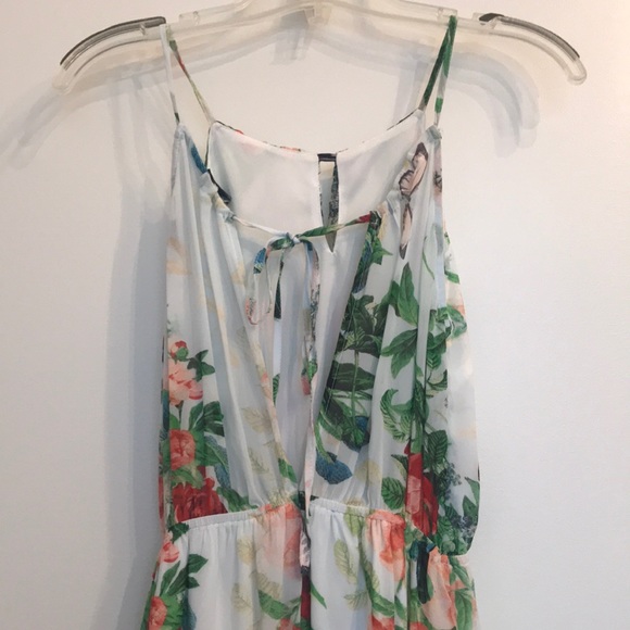 Beautiful Dress - Picture 4 of 4